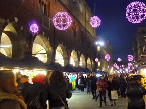 Christmas market in via Dante.JPG